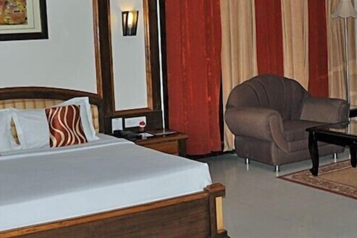 Room 24 of 65