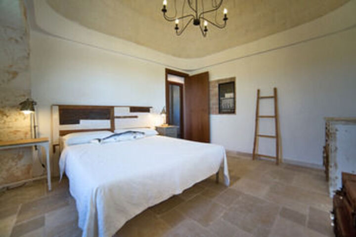 Room 7 of 35