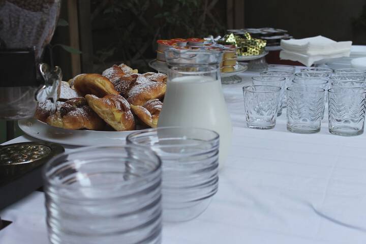 Breakfast/Coffee Service 77 of 83