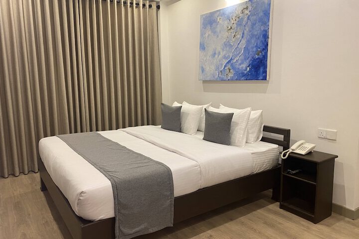 Room 13 of 29
