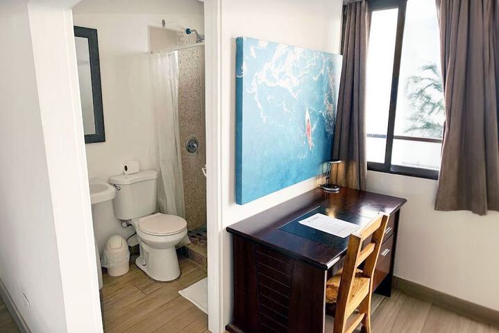 Room 28 of 46