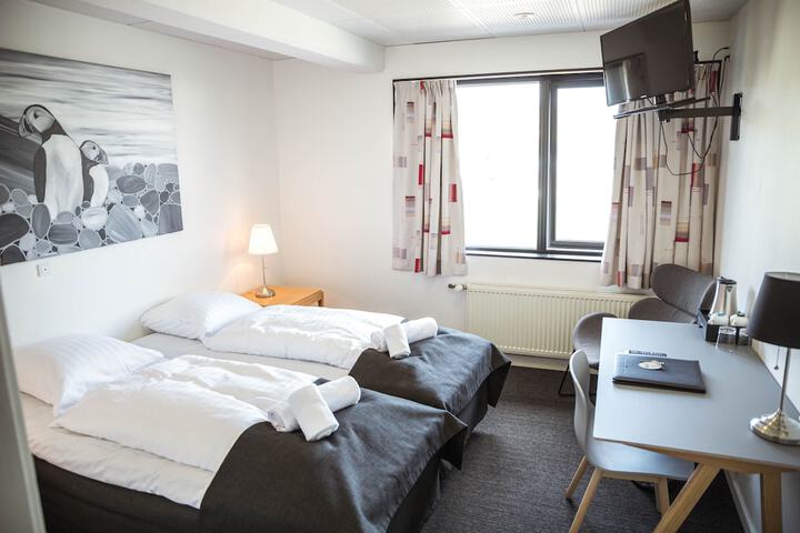 Room 11 of 27