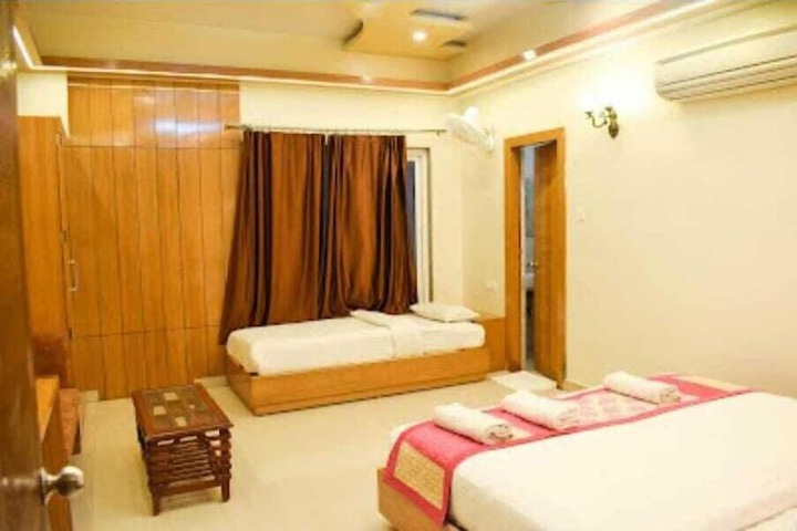 Room 4 of 27