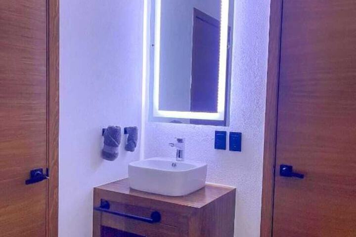 Room 11 of 30