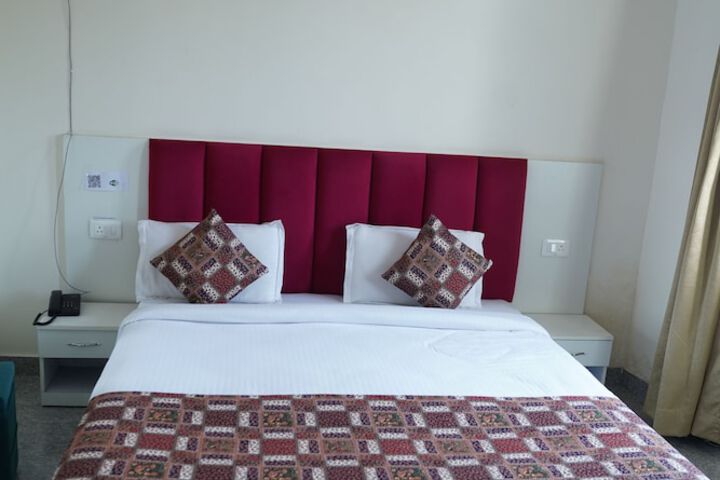 Room 32 of 44