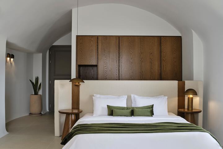 Room 43 of 203