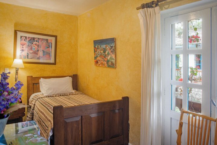 Room 10 of 42