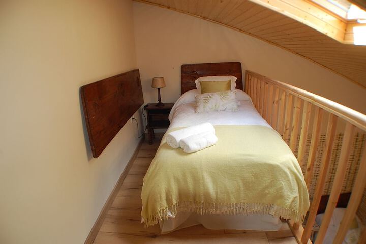 Room 4 of 12
