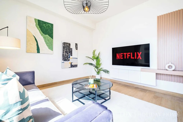 Room 4 of 16