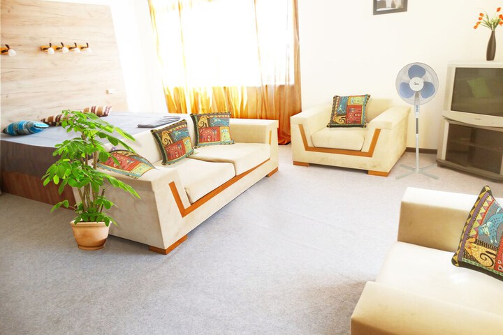 Room 10 of 21