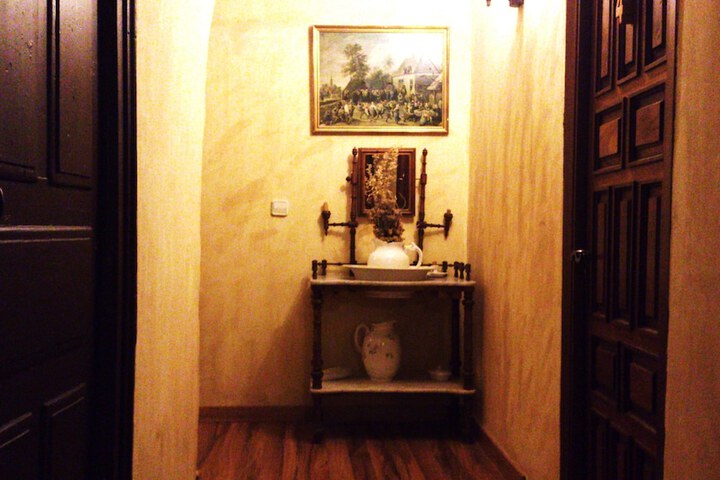 Ballroom/Hall 36 of 46