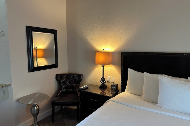 Room 5 of 149