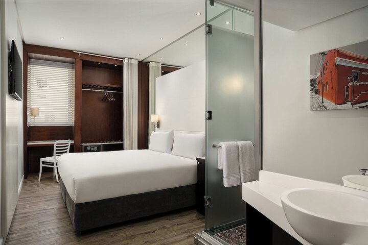 Room 30 of 89
