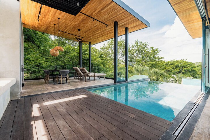 Pool 242 of 294