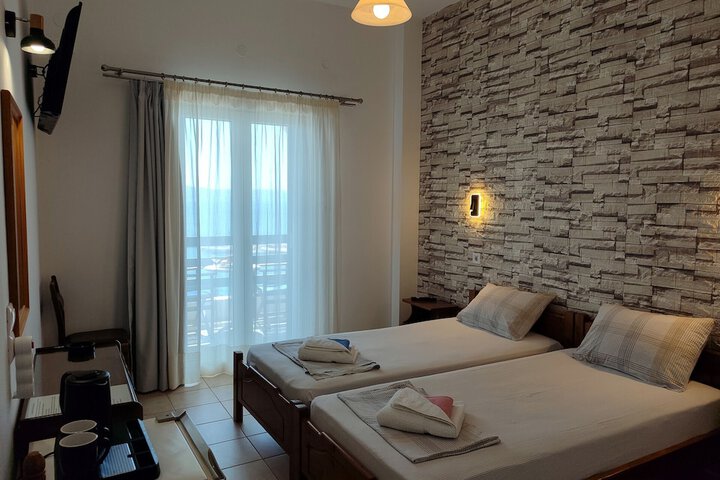 Room 3 of 25