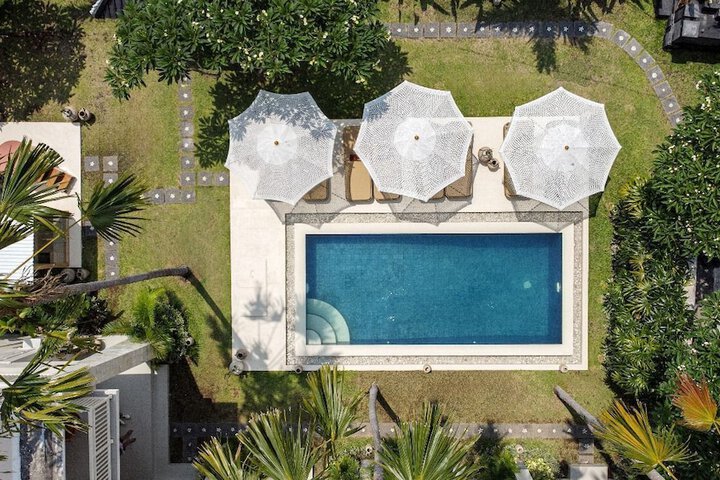 Pool 10 of 16