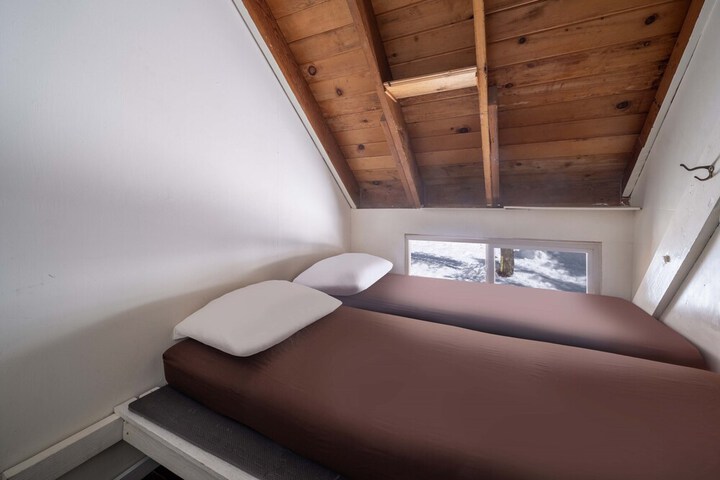 Room 8 of 39