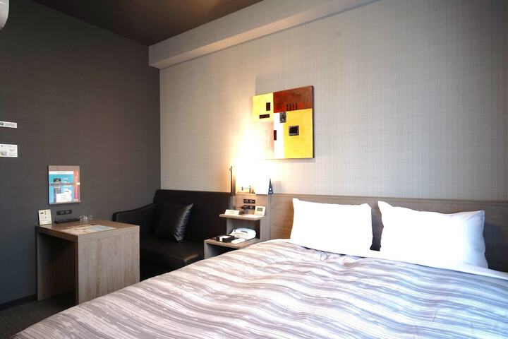 Room 10 of 36