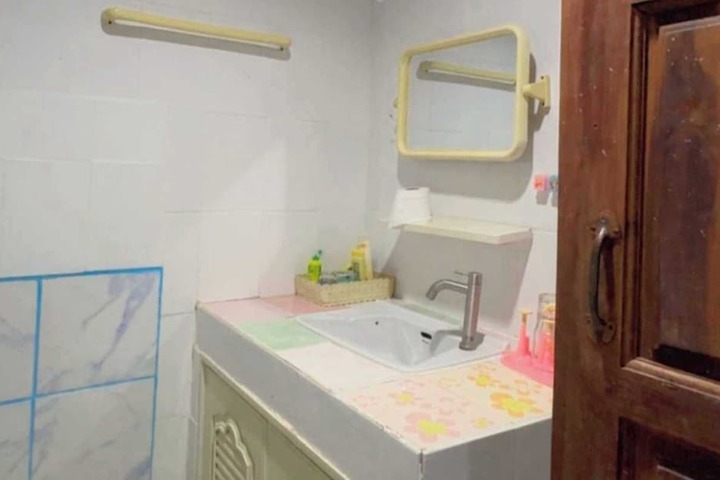 Room 16 of 17