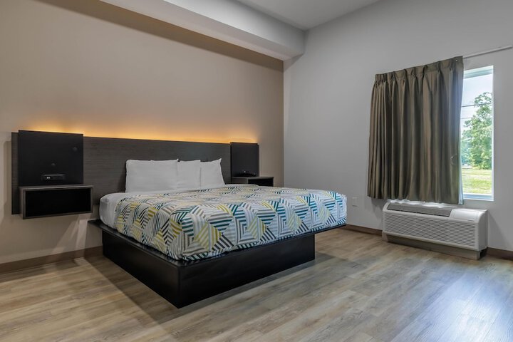Room 15 of 37