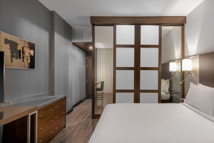 Room 26 of 65