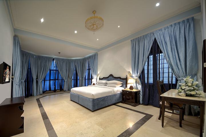 Room 17 of 45