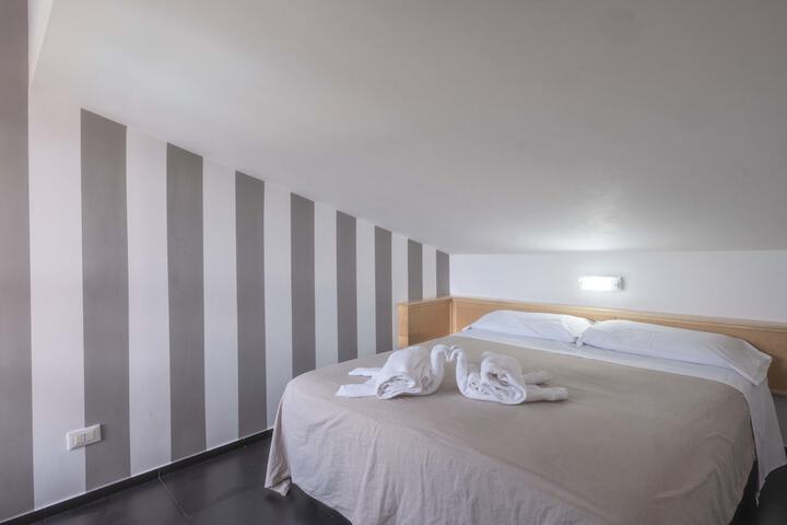 Room 10 of 88