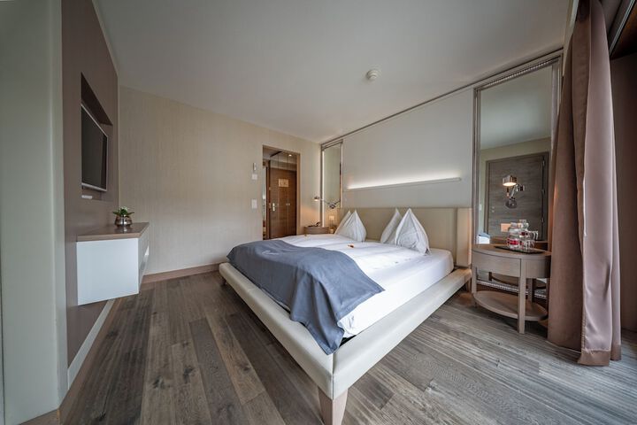 Room 14 of 74
