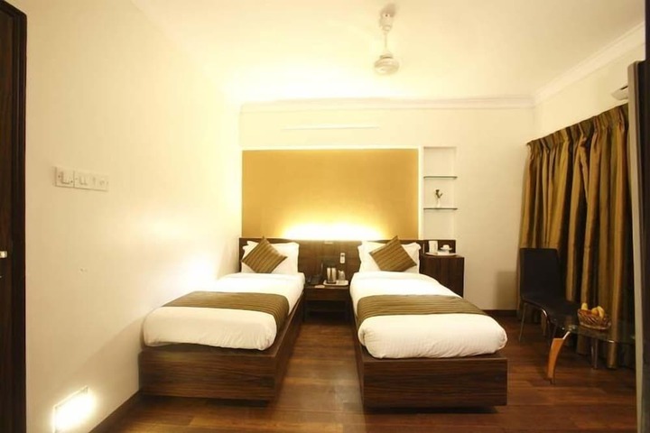 Room 8 of 36