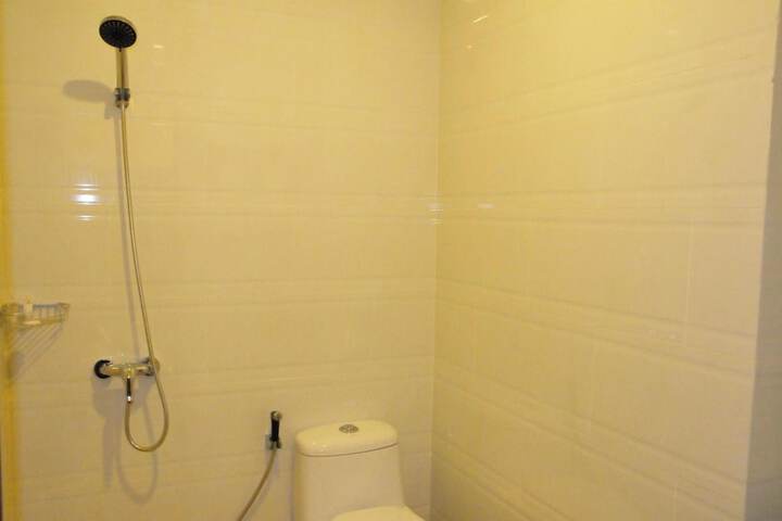 Room 12 of 24