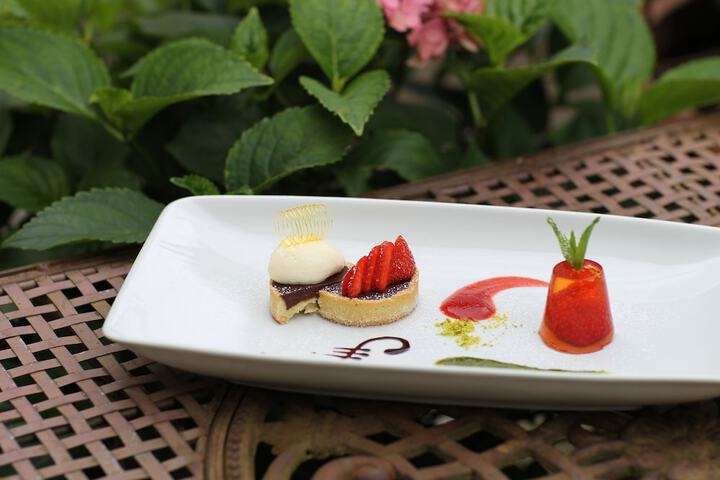 Dining Photos