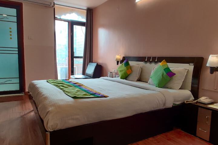Room 32 of 36