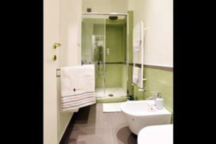 Room 4 of 20