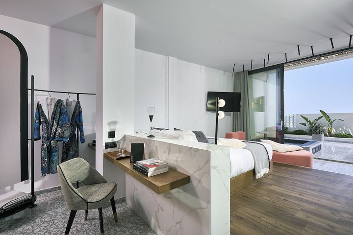 Room 20 of 145