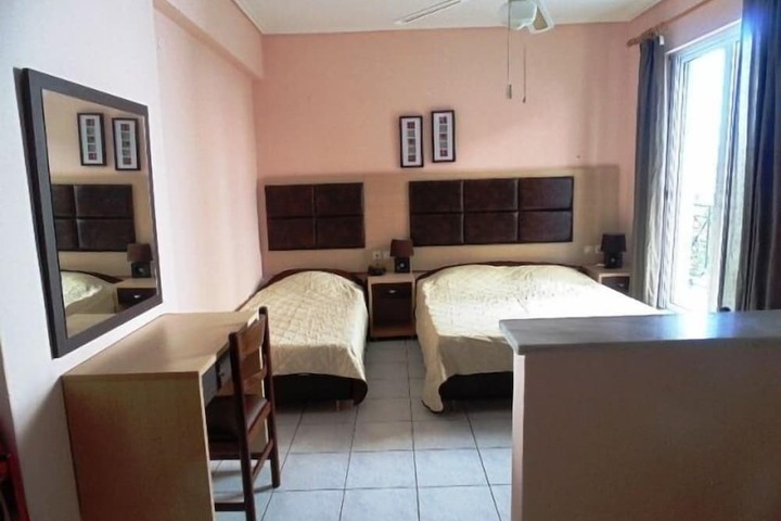 Room 9 of 49