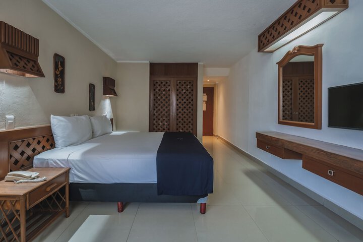 Room 12 of 51