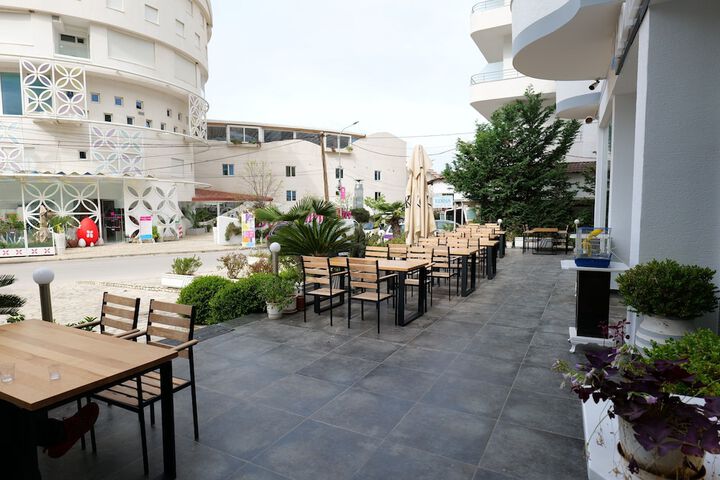 Terrace/Patio 21 of 33