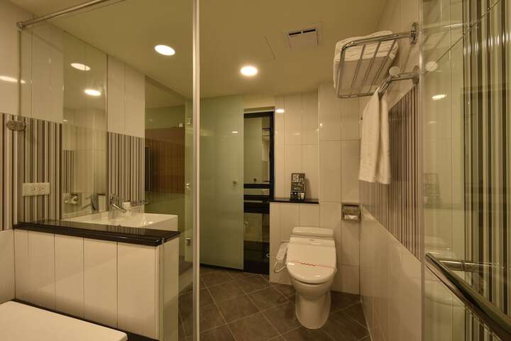 Room 35 of 63