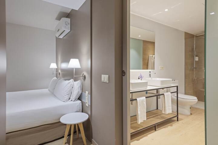 Room 15 of 86