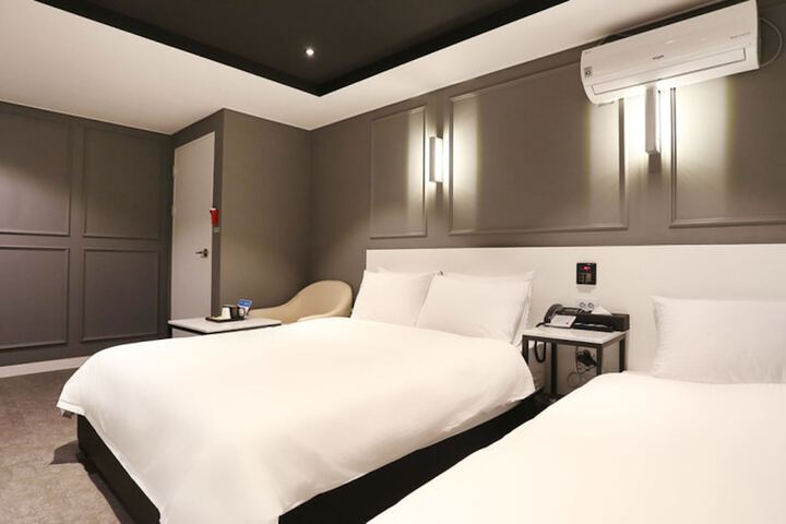 Room 20 of 46