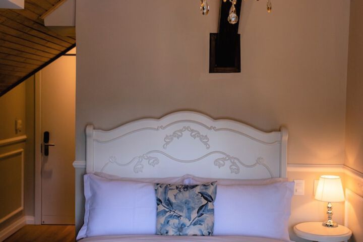 Room 15 of 136