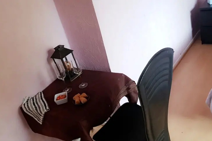 Room 4 of 11
