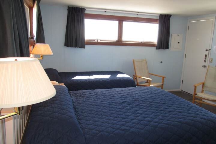 Room 2 of 55