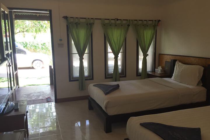 Room 8 of 151