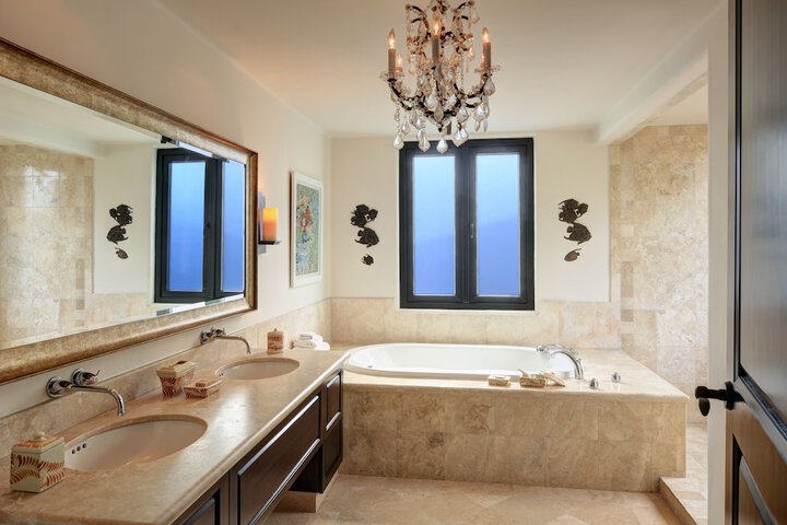 Room 100 of 168