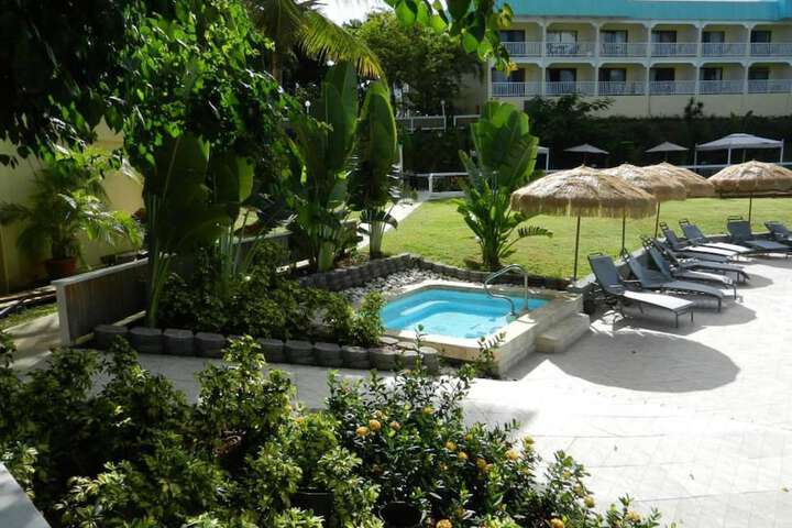 Hotel with Pool