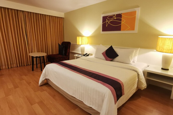 Room 15 of 60