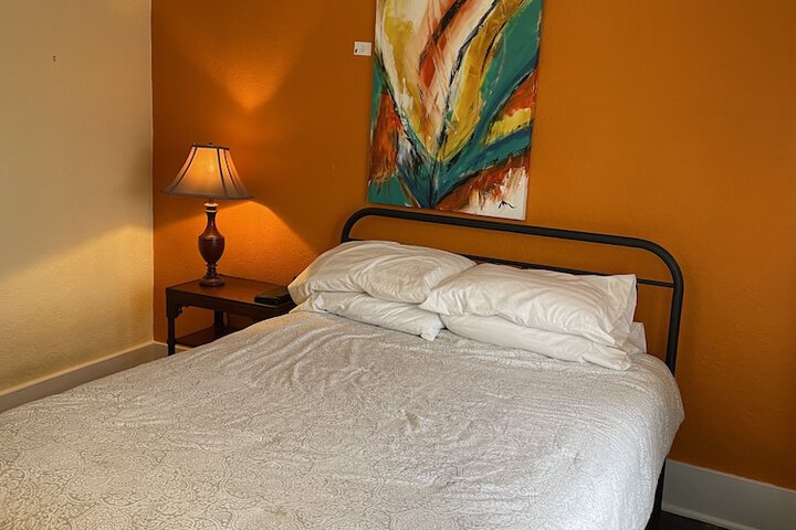Room 27 of 99