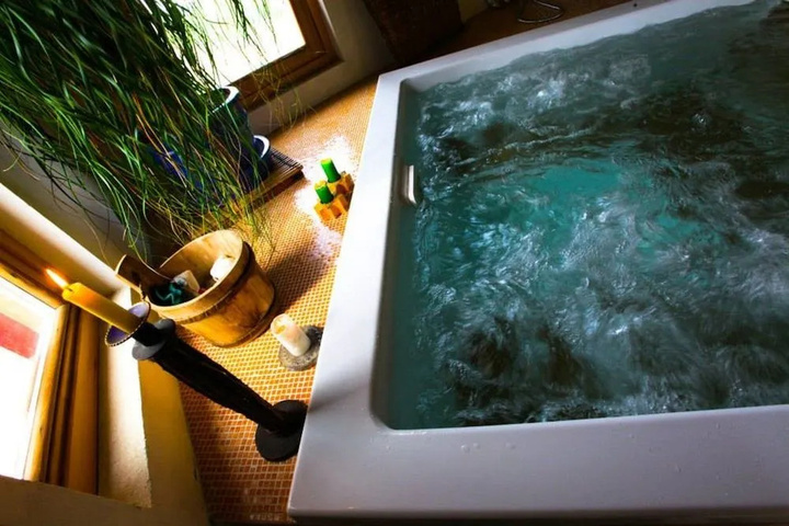 Hotel Pool