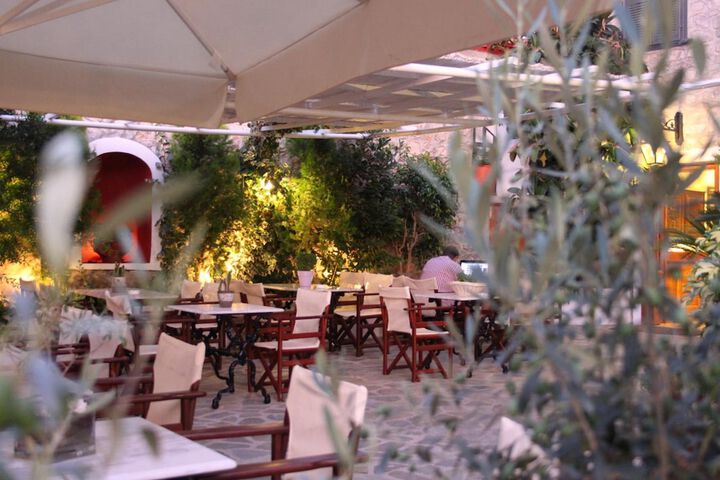 Dining 43 of 61